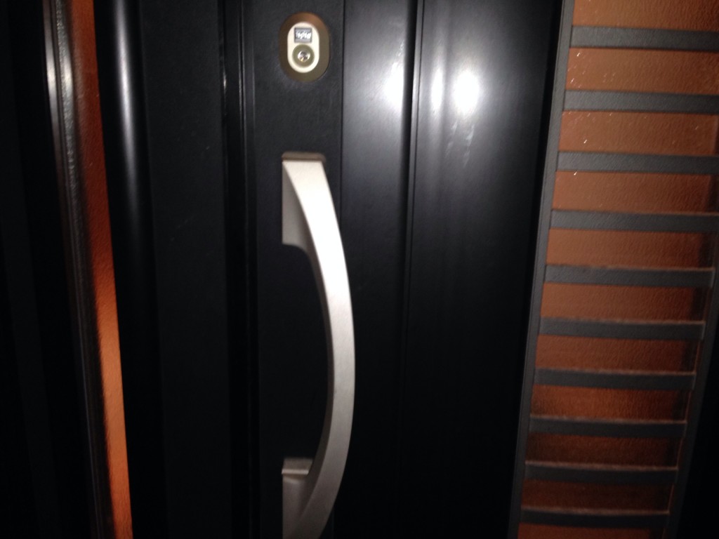 姫路市でトステムの玄関ドア　鍵交換　20140112
