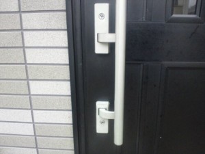 玄関扉と鍵交換について　プッシュプル錠　姫路カギテック